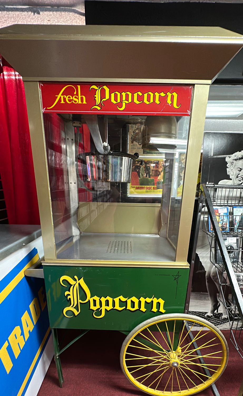 Standing Popcorn Machine On Wheels