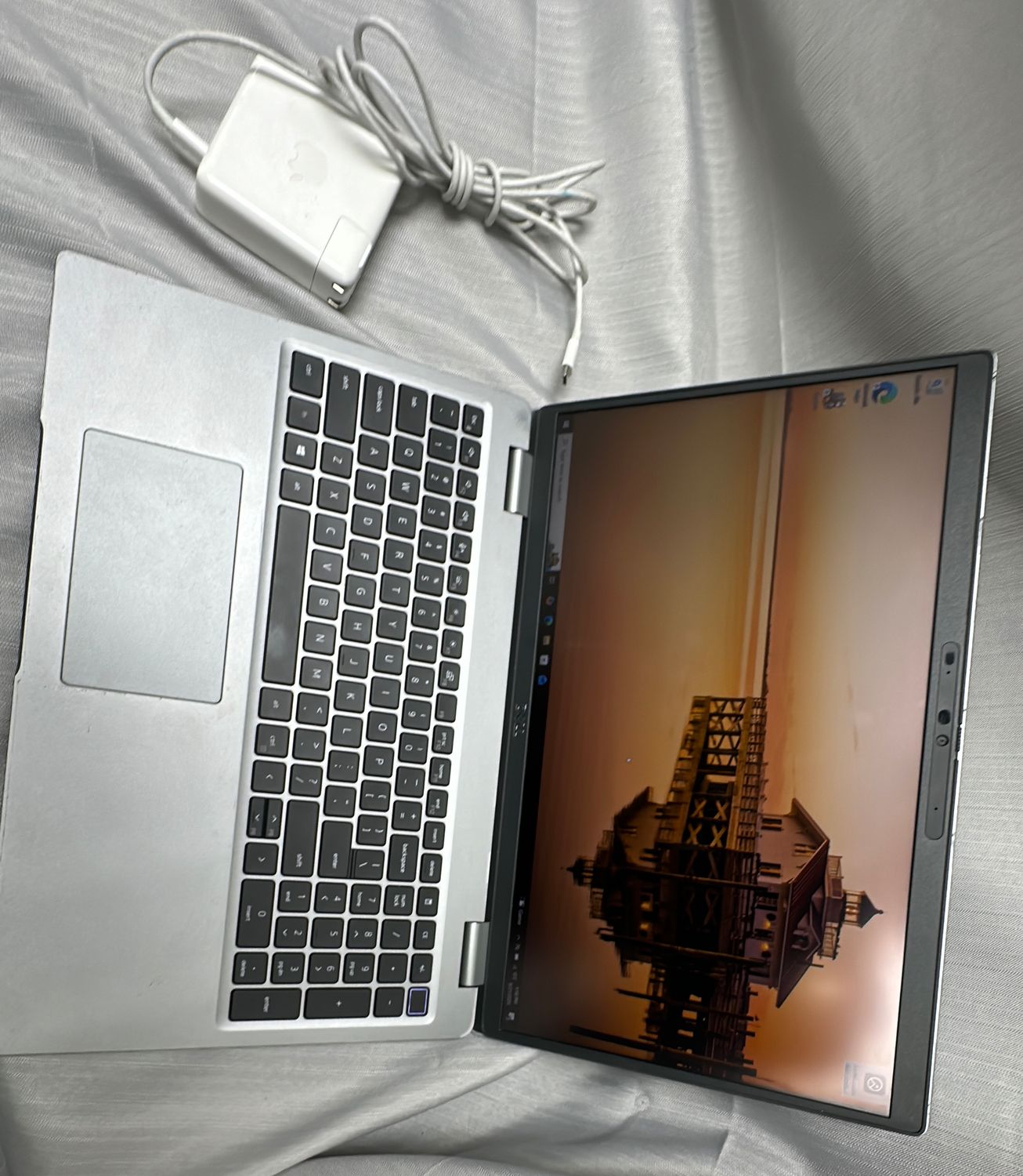 Dell Intel 1.8GHz, 16GB Ram, 1TB SSD Laptop W/Charger (479)
