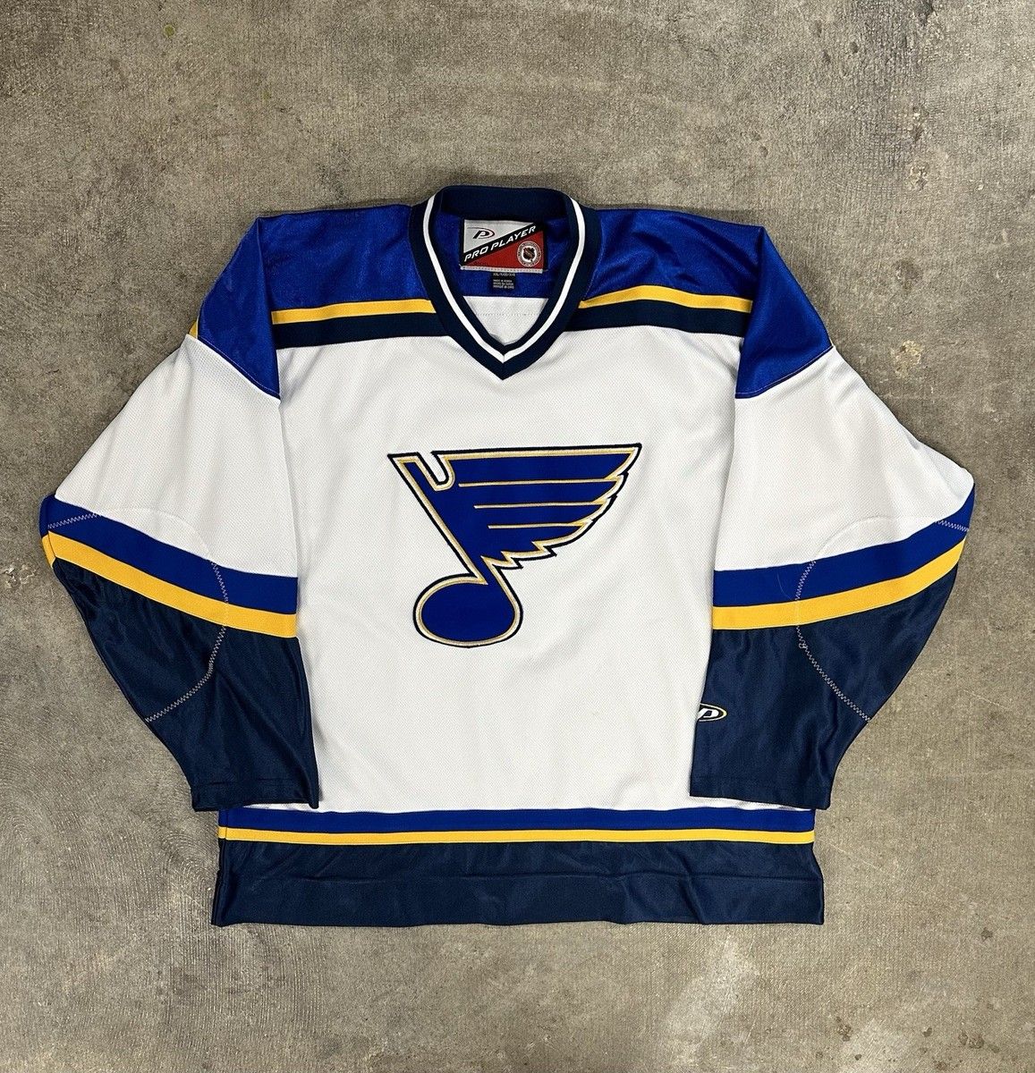 Vintage 90's Pro Player St Louis Blues Hockey Jersey