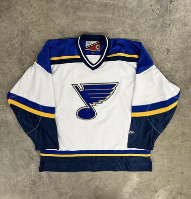 Vintage 90's Pro Player St Louis Blues Hockey Jersey