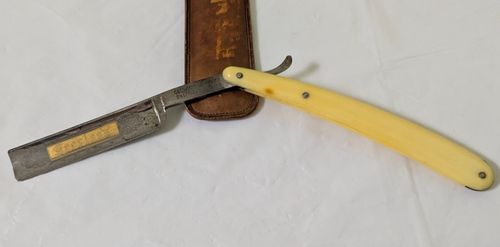 The Peerles Vintage Straight Razor W/Case