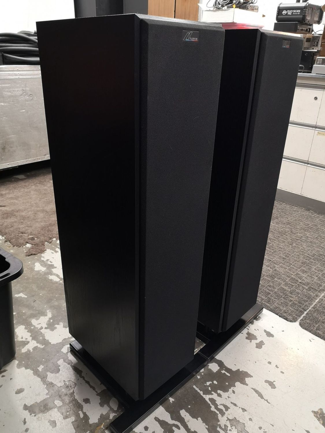Nuance Advantage Premiere Model 330 Tower Speaker Set (974)