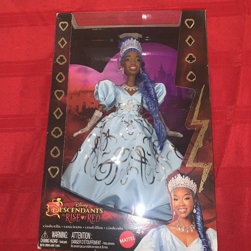 Disney Descendants The Rise of Red Queen Cinderella 11" Figure