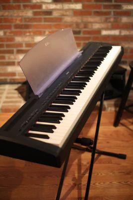 Yamaha P-95 Digital Piano Black Hammer Action W/Stand (742)