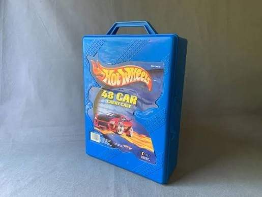 Hot Wheels Car Carrier (48) W/30 Cars