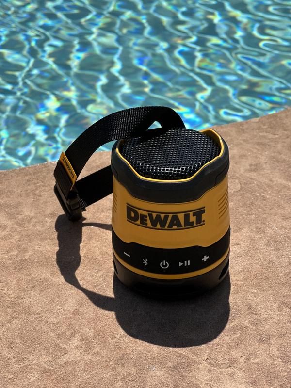 Dewalt DCR008 Bluetooth Speaker (076)