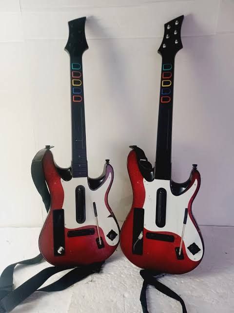 Harmonix Fender Stratocaster Wireless Guitar, Wii