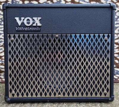VOX Valvetronix AD30VT Guitar Amplifier (865)