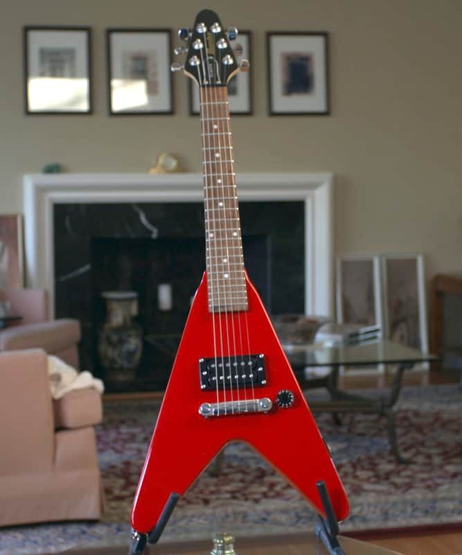 Maestro by Gibson Roadie Mini Flying V (155)