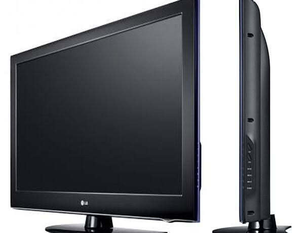 LG 32" LCD TV W/Rem (741)