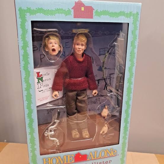 NECA Home Alone 25th Anniversary Kevin McCallister Action Figure