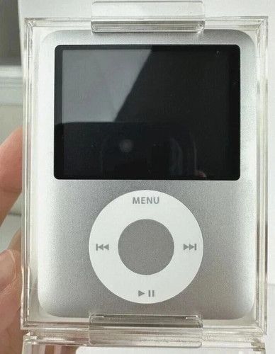Apple iPod Nano 8GB Silver *Battery doesnt Hold Charge*