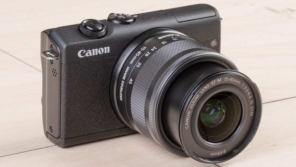 Canon EOS M200 Mirrorless Camera W/15-45mm Lens/Charger/Battery
