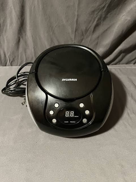 Sylvania SRCD261-B Portable CD Player