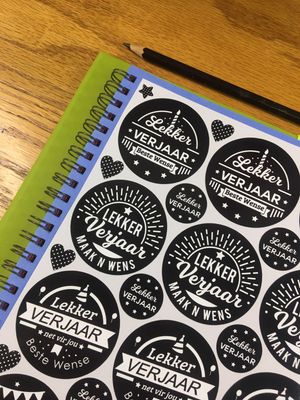 Black and White Theme 1 Birthday gift Stickers - Afrikaans