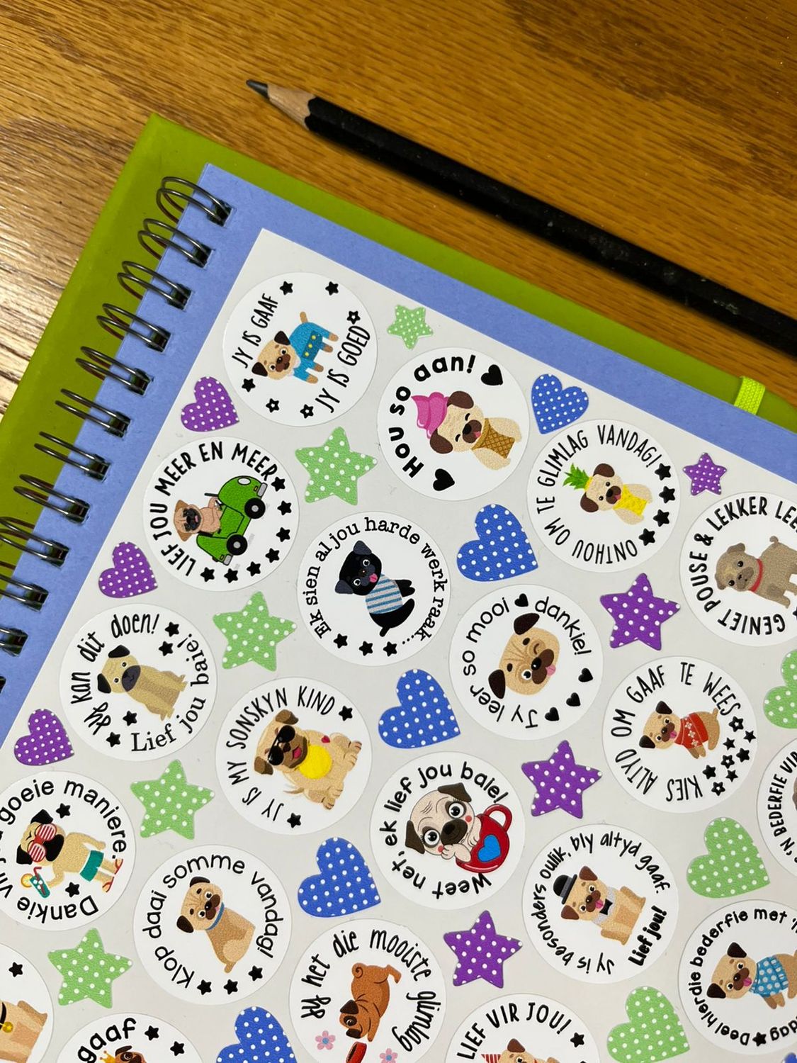 Puppy dog pugs theme 1  Afrikaans Lunchbox Stickers