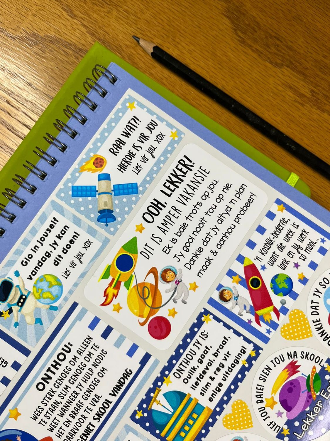 Space theme 2  Afrikaans Lunchbox Stickers