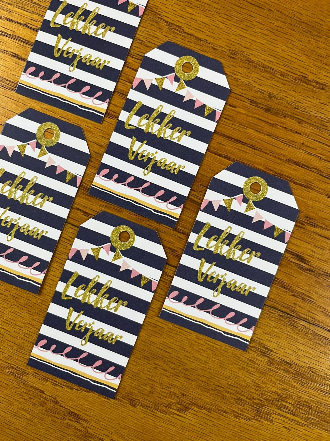 Navy Blue, White and Gold Theme 1 Birthday Gift tags in Afrikaans