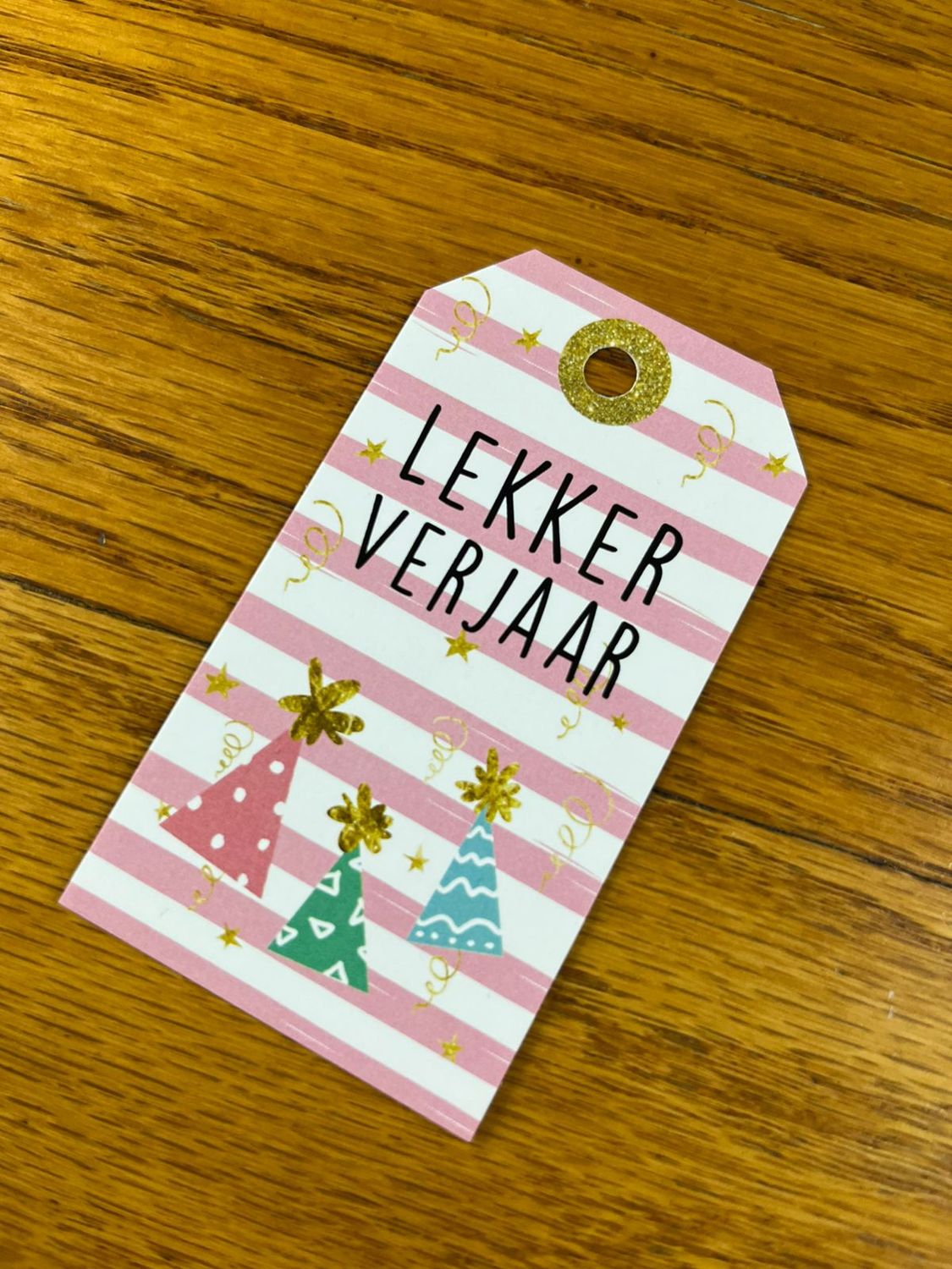 Pink, Black, White and Gold Theme 2 With party hat Birthday Gift tag in Afrikaans