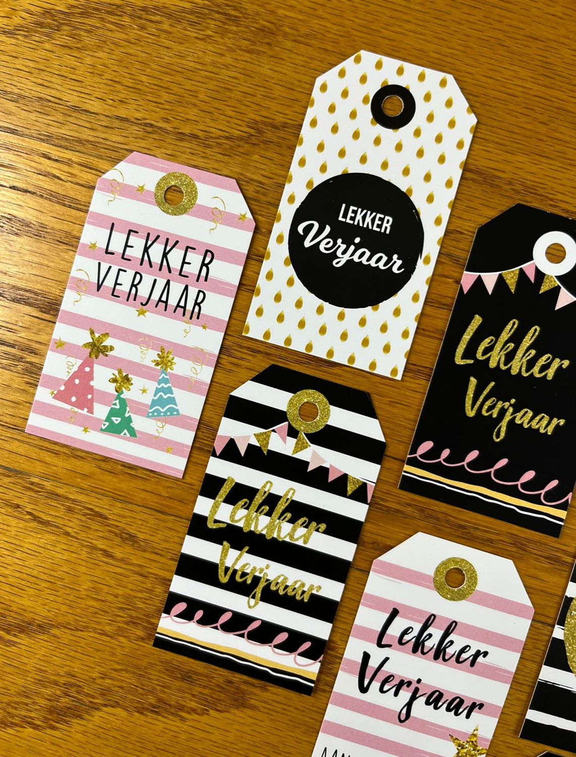 Pink, Black, White and Gold Theme 2 Birthday Gift tags in Afrikaans