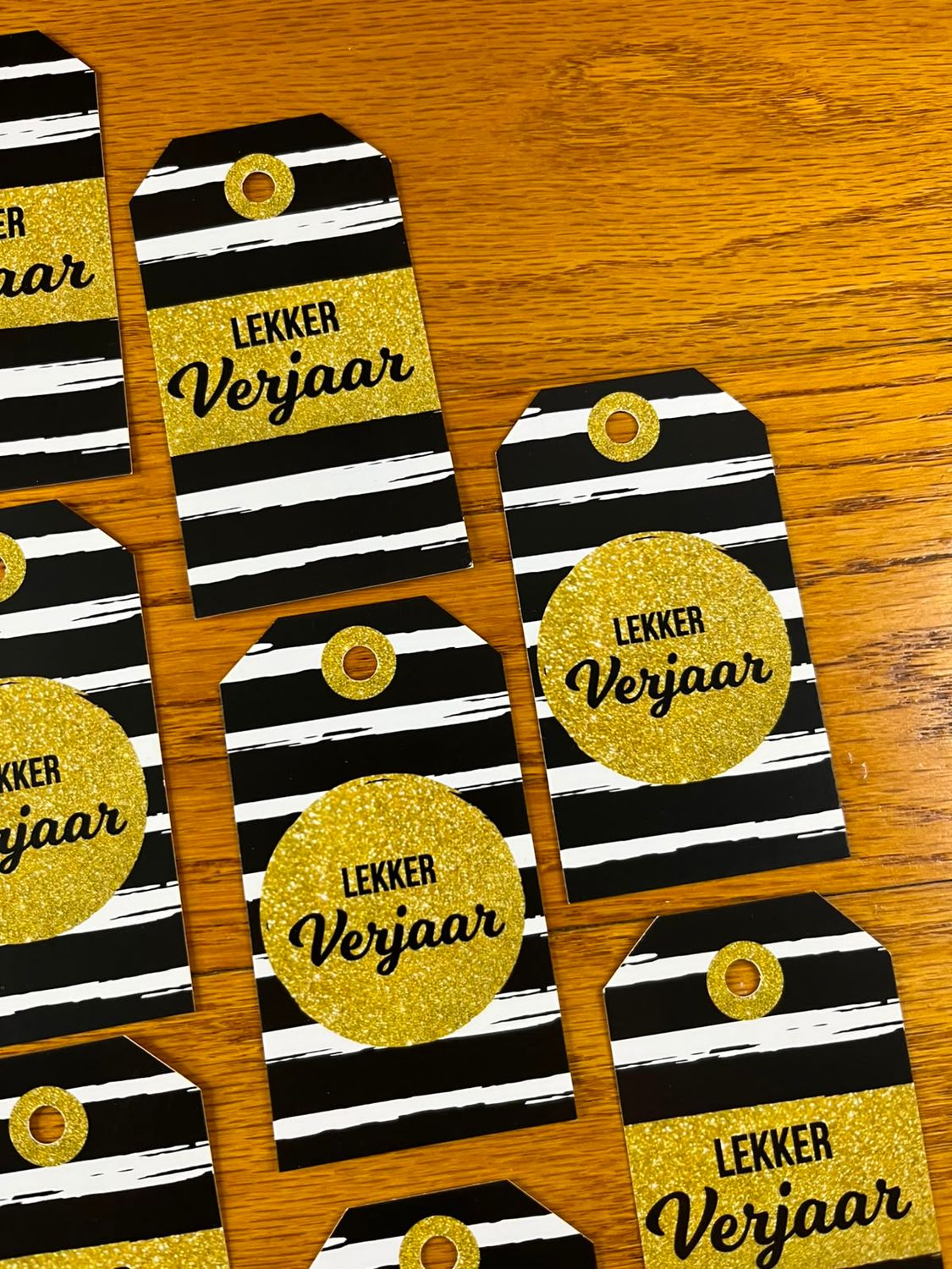 Black &amp; Gold Theme 1 Birthday Gift tags in Afrikaans