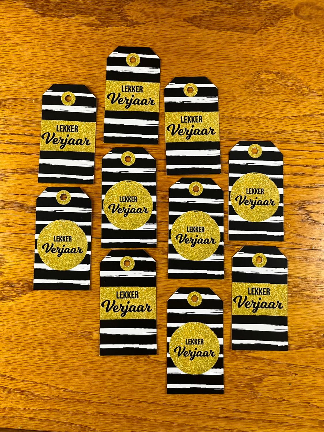 Black & Gold Theme 1 Birthday Gift tags in Afrikaans