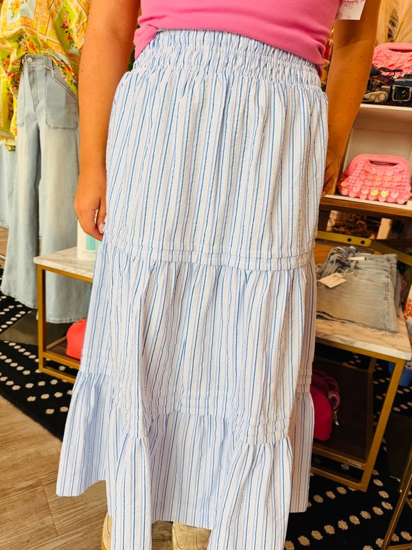 TEXTURED STRIPED TIERED SKIRT