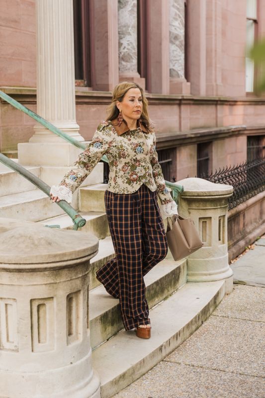 AVEC FLORAL BROCADE FITTED BLAZER TOP