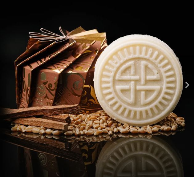Viori Sandalwood Shampoo Bar