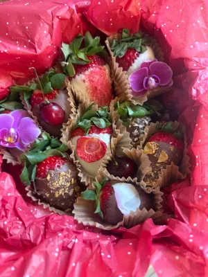 Mini Bloom &amp; Berry Box