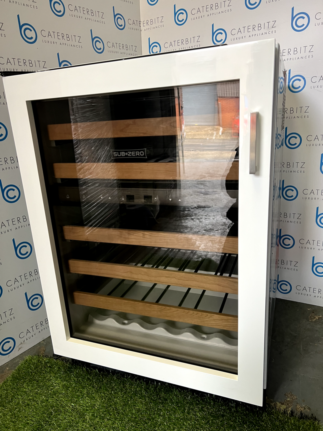 EX Display Sub-Zero Under counter Wine Cooler Fridge ICBUW-24 OUTLET Centre SALE