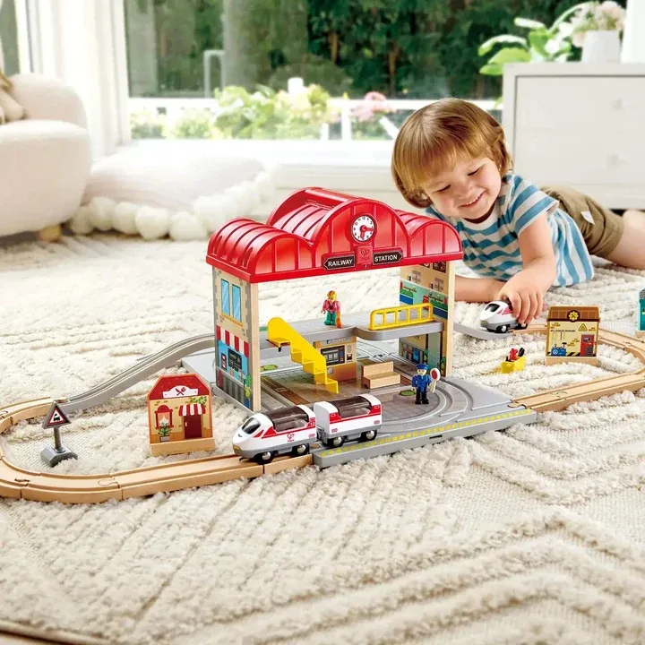Portable Train Station Set