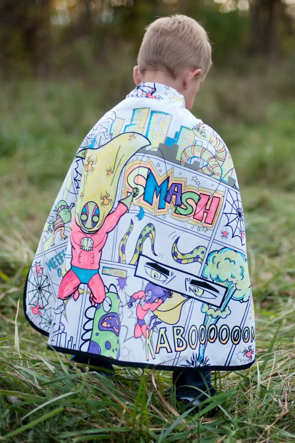 Colour-A-Cape Reversible Spider Superhero, Size 4-6*