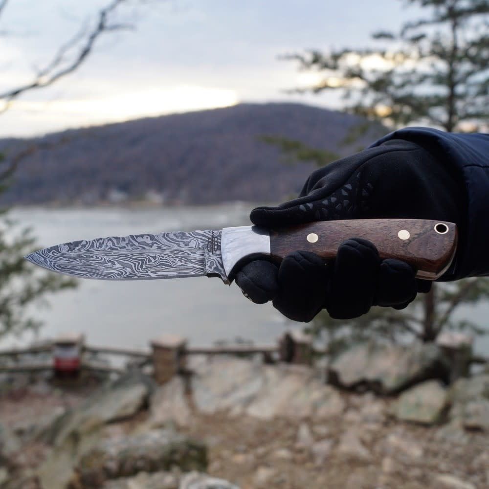 Buck &amp; Bear, Drop Point Classic Hunter
