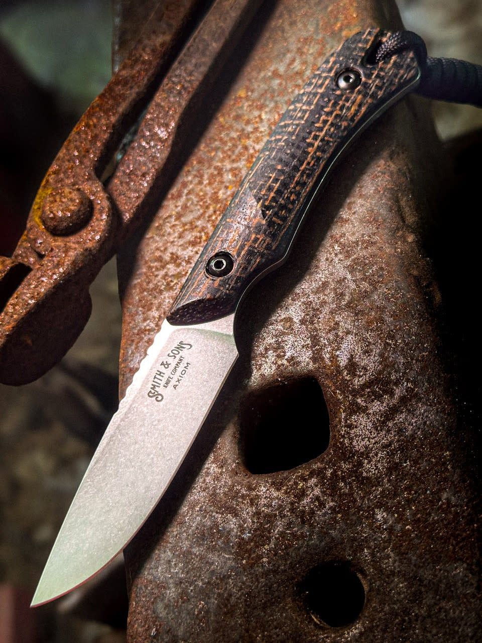 White River, Smith &amp; Sons, Axiom Fixed Blade, Natural Burlap Micarta, Magnacut
