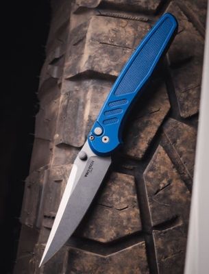 Pro-Tech Avalon Thumb Stub, Blue Aluminum, Magnacut Steel