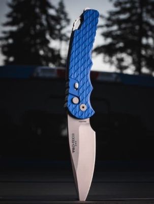 Protech, TR-4 Blue Feather Al, Magnamax Steel