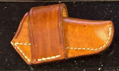 A&amp;M Leather #15, Horizontal Trapper Sheath Plain Light Brown