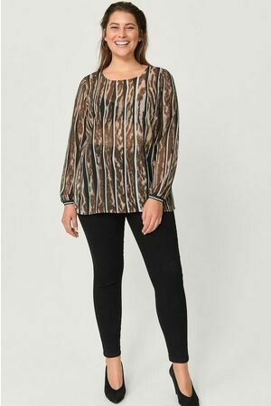 Transparent top i smukt print fra Zizzi Transparent top i smukt print fra Zizzi