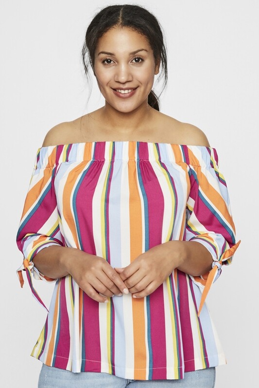 Stribet off-shoulder bluse fra Junarose. Stribet off-shoulder bluse fra Junarose.