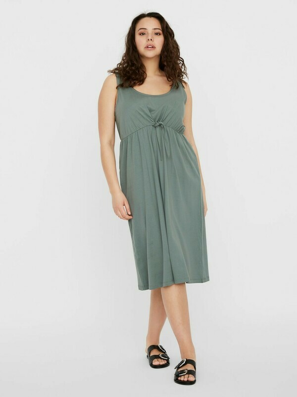 Sommerkjole med knudeeffekt fra Vero Moda Curve! Sommerkjole med knudeeffekt fra Vero Moda Curve!