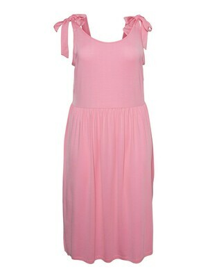 kjole i lækker kvalitet fra Vero Moda Curve! kjole i lækker kvalitet fra Vero Moda Curve!