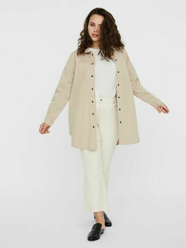 Oversize skjorte fra Vero Moda Curve! Oversize skjorte fra Vero Moda Curve!