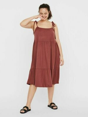Sommerkjole i viscose fra Vero Moda Curve! Sommerkjole i viscose fra Vero Moda Curve!