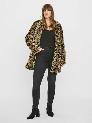 Fake fur fra Junarose. Fake fur fra Junarose.