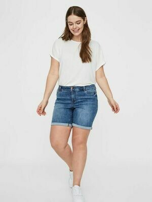 Denim-shorts fra Junarose. Denim-shorts fra Junarose.