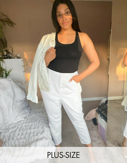 Hvide mom-jeans fra Vero Moda Curve! Hvide mom-jeans fra Vero Moda Curve!
