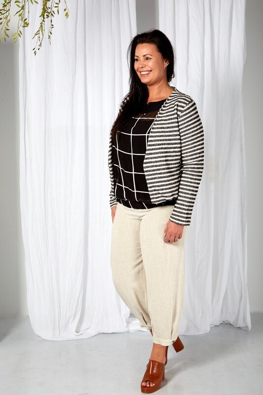 Ternet transparent bluse fra Zoey Ternet transparent bluse fra Zoey