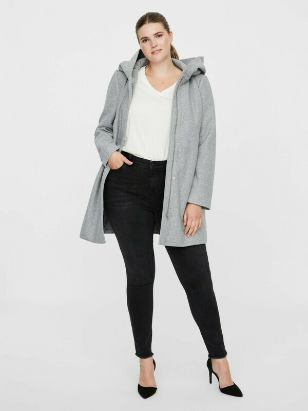 Jakke med hætte fra Vero Moda Curve! Jakke med hætte fra Vero Moda Curve!