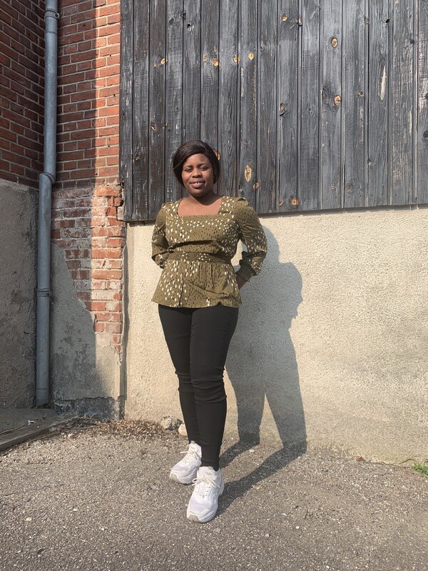 Bluse med smock i livet Vero Moda Curve! Bluse med smock i livet Vero Moda Curve!